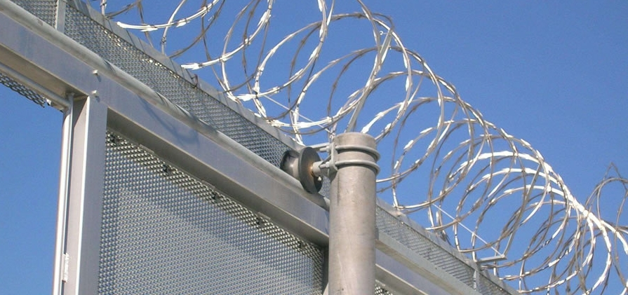 Razor barbed wire: invisible assassin on the security line