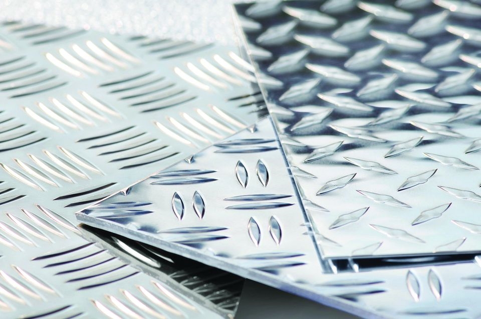 Metal patterned protective plates: In what occasions can they play the greatest protective role?