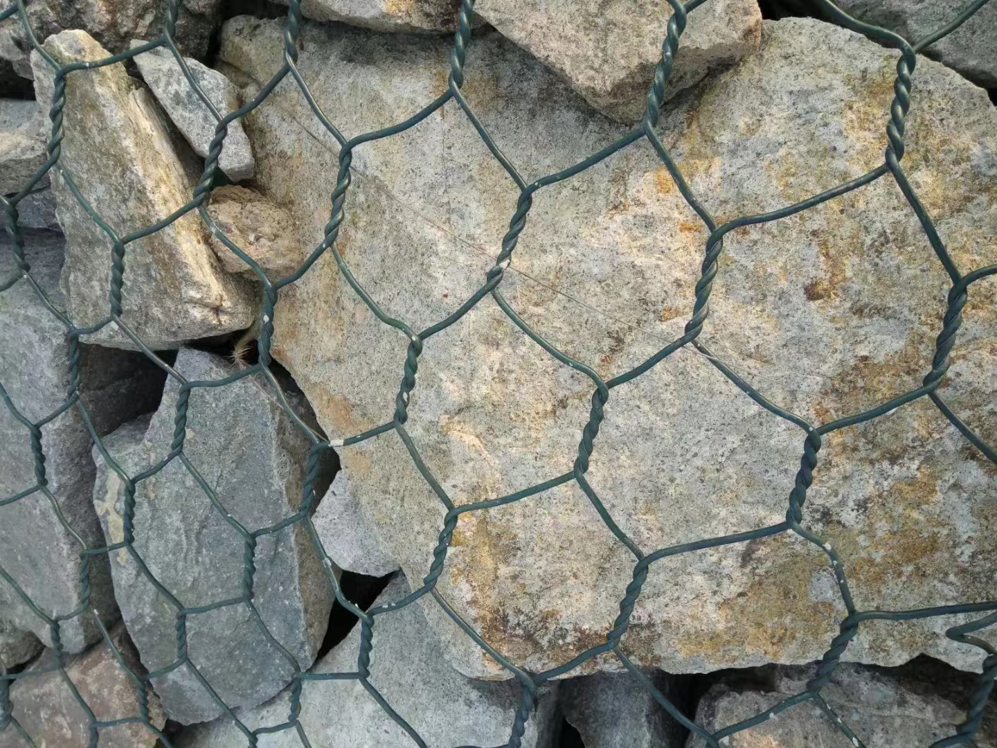 How high are the technical requirements for galvanized steel wire gabion mesh?