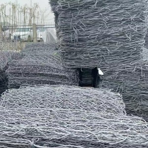 Protective effect of galvanized low-carbon steel wire gabion