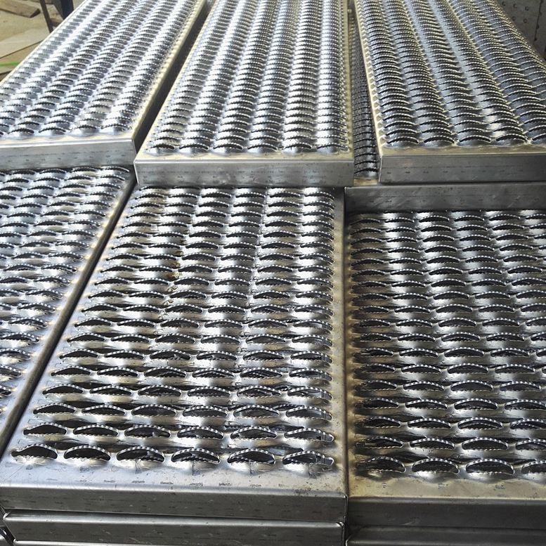 Anti-skid punching plates