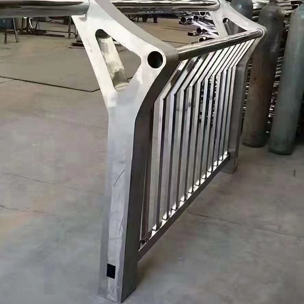 Performance requirements for high-speed anti-collision guardrails