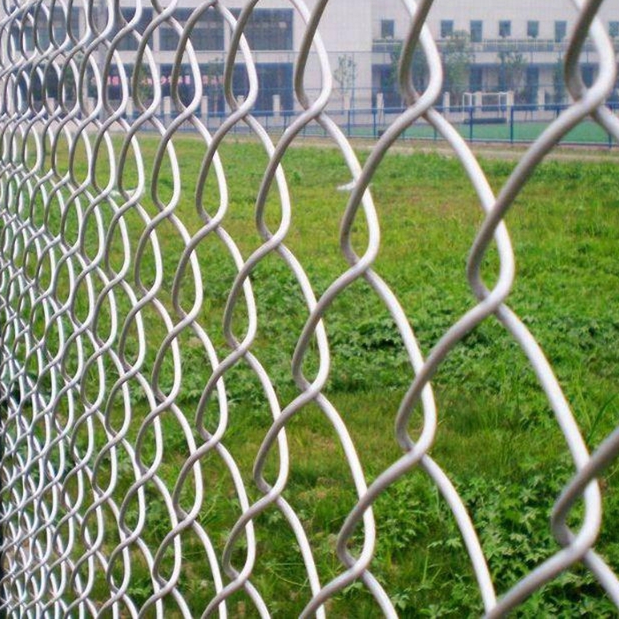 Why don’t the stadium fence nets use welded wire mesh?
