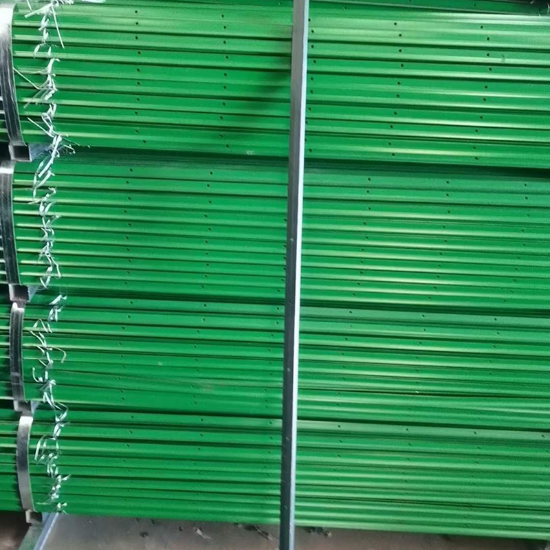 Introduction to chain link fences that are easy to install, strong and durable