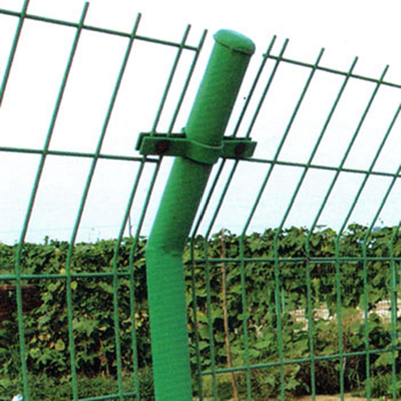 Corrosion-resistant double-sided wire fence