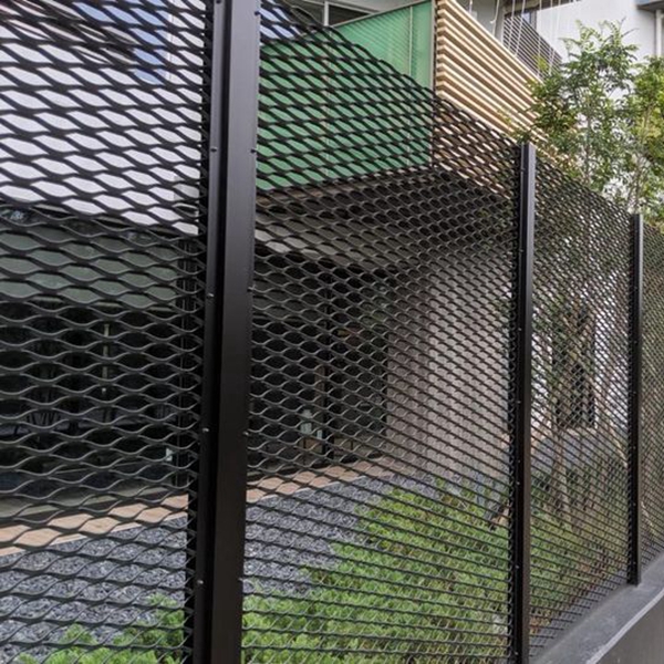 A brief introduction to expanded metal mesh guardrail