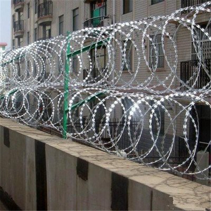 Details you need to pay attention to when installing metal razor wire yourself