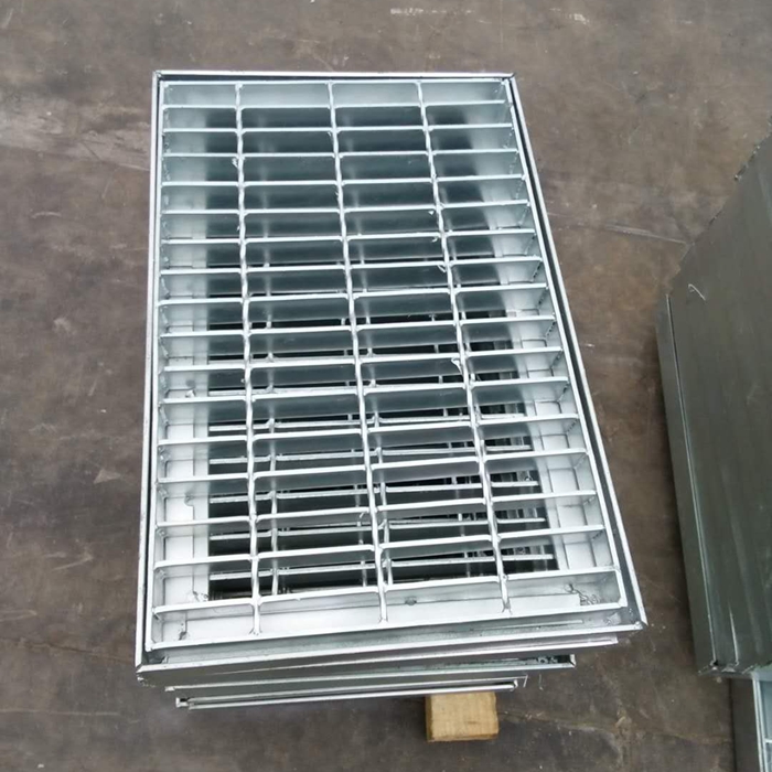 Identification of electrogalvanized steel grating and hot-dip galvanized steel grating
