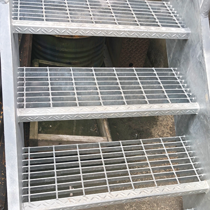 heavy steel grating