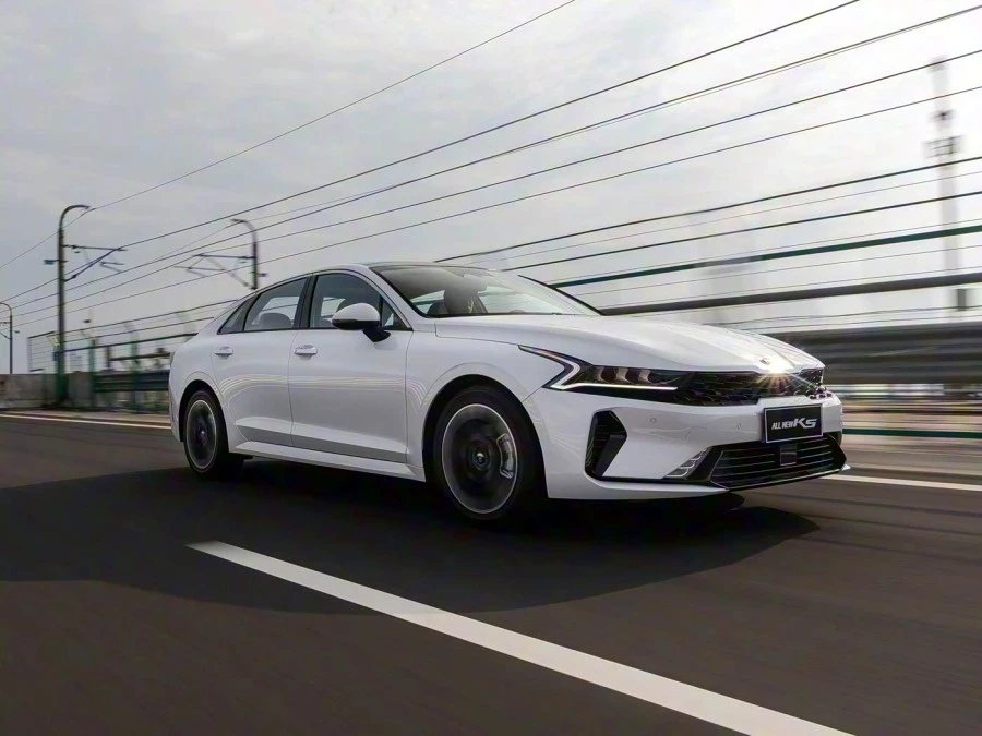 Kia K5 2025 1.5T Luxury Edition