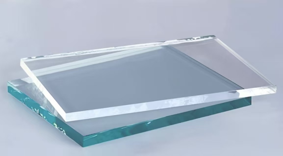 Clear Glass Low Iron - Ultra Clarity, Tempered Safety
