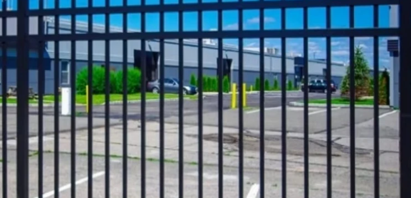 Fence de metal decorative patterns and styles