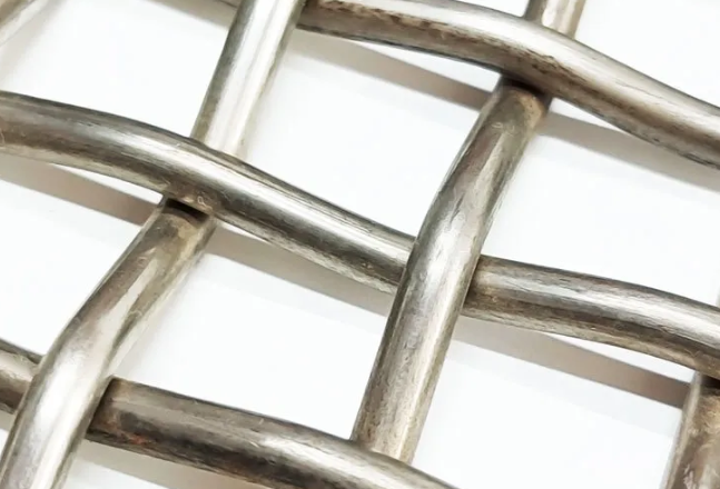 Stainless steel woven wire mesh heat treatment