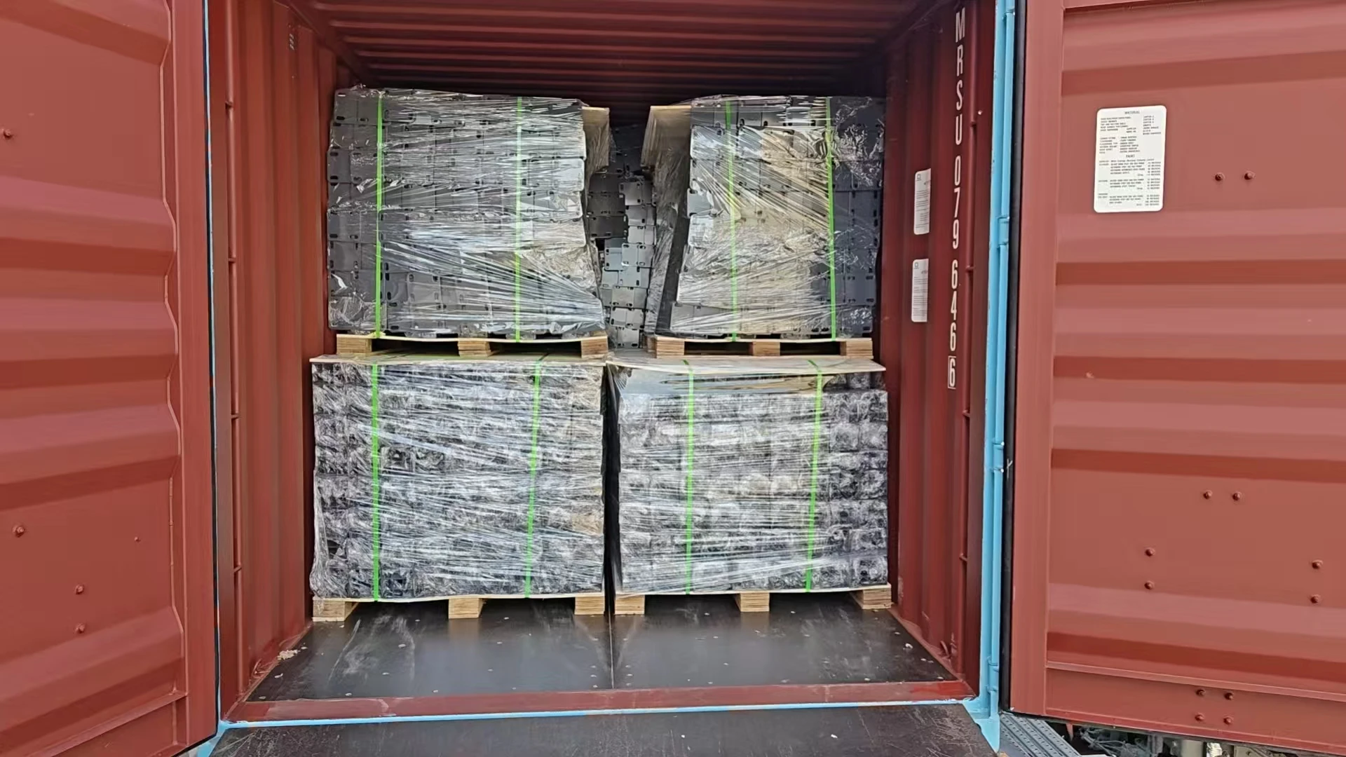 Live Scene: Bulk Zinc Steel Fence Packing at Our Factory!