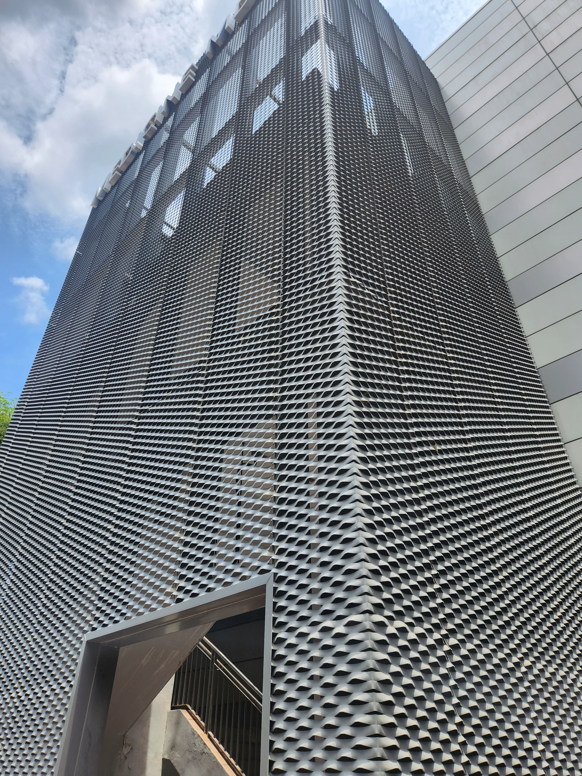 Innovative Applications: From Railings to Ceiling Panels with Expanded Metal Mesh