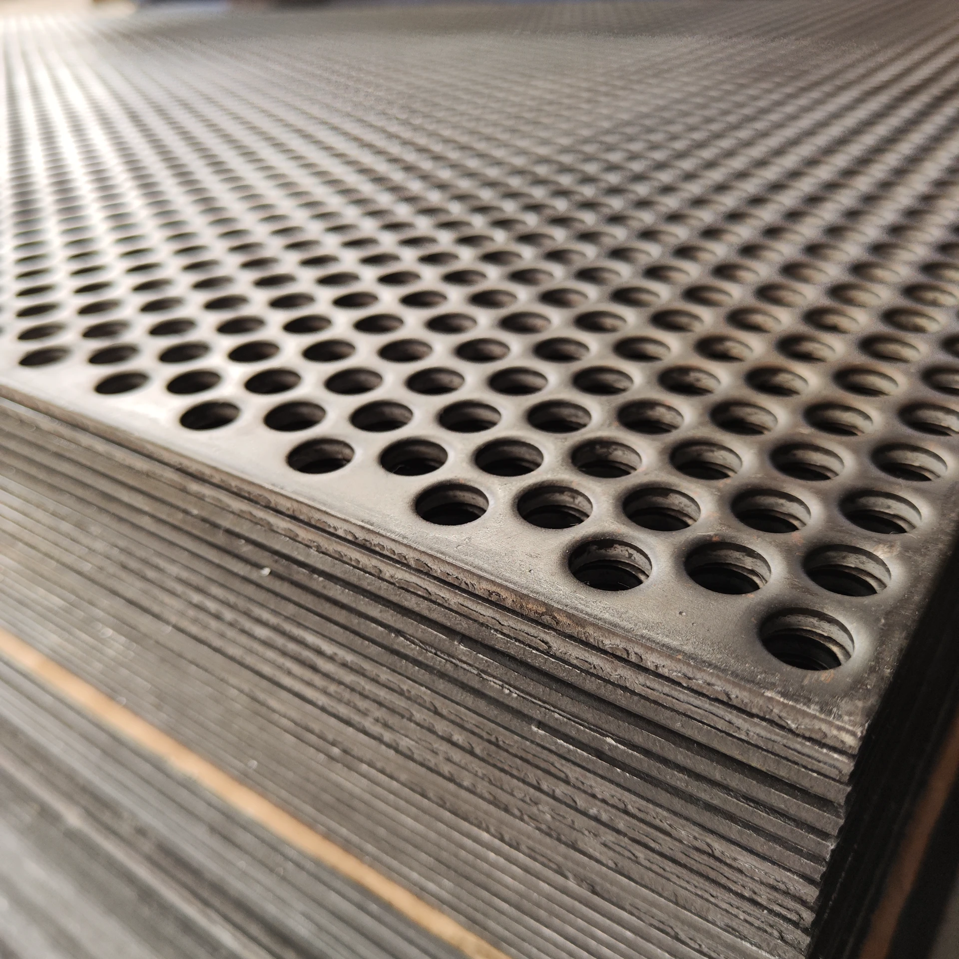 Improving Ventilation with Perforated Metal Mesh Sheets in Industrial Design