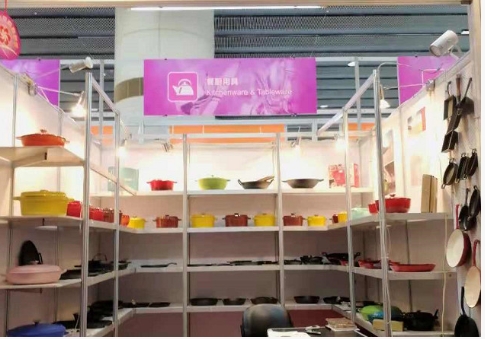 Blue Cast Iron Casserole Review: Style Meets Unbeatable Performance