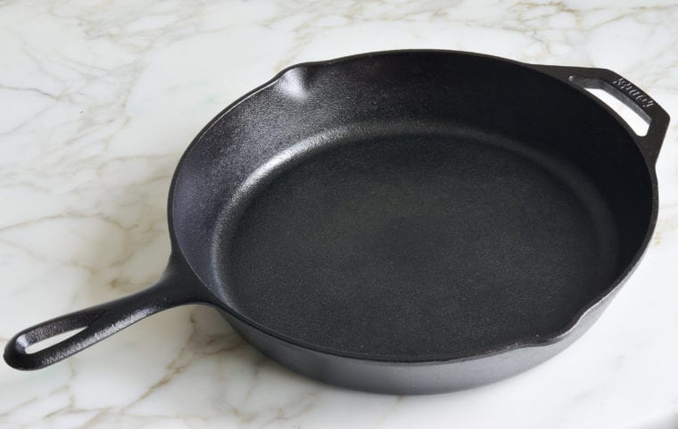 High-Quality Non-Stick Cast Iron Wok for Versatile Cooking and Easy Cleanup in Your Kitchen