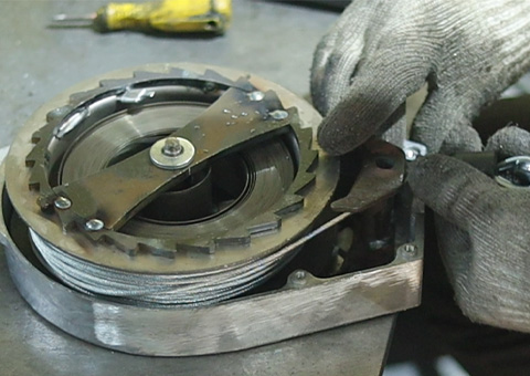 Efficient Solutions for Transporting Heavy Machinery with High-Performance Moving Skates Efficient Solutions for Transporting Heavy Machinery with High-Performance Moving Skates