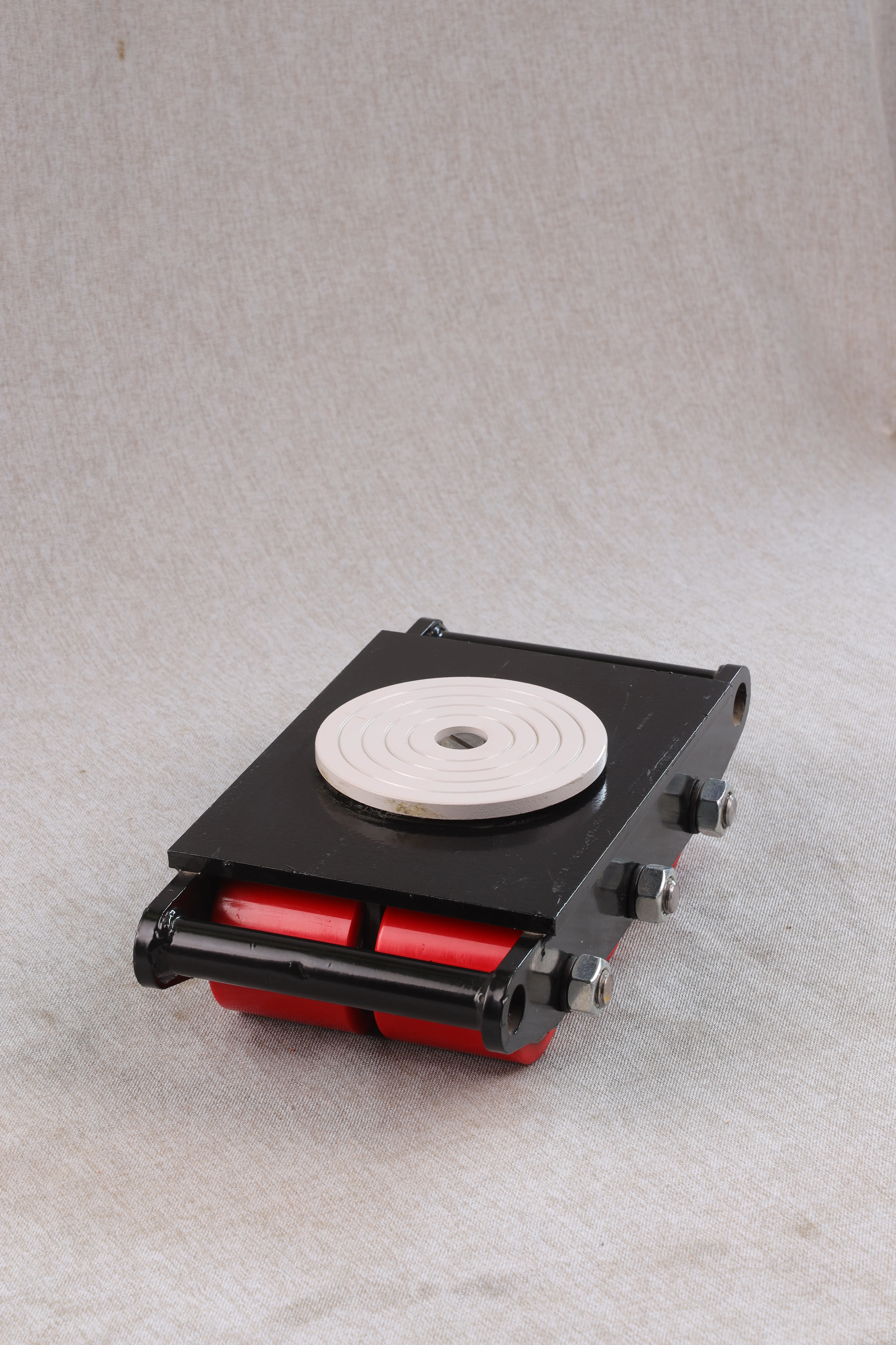 Efficient Solutions for Transporting Heavy Machinery with Moving Dollies