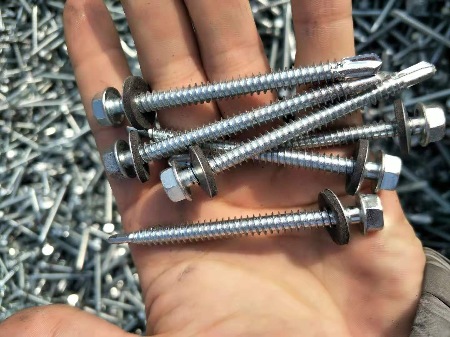 DIN7504 hex head self drilling screw