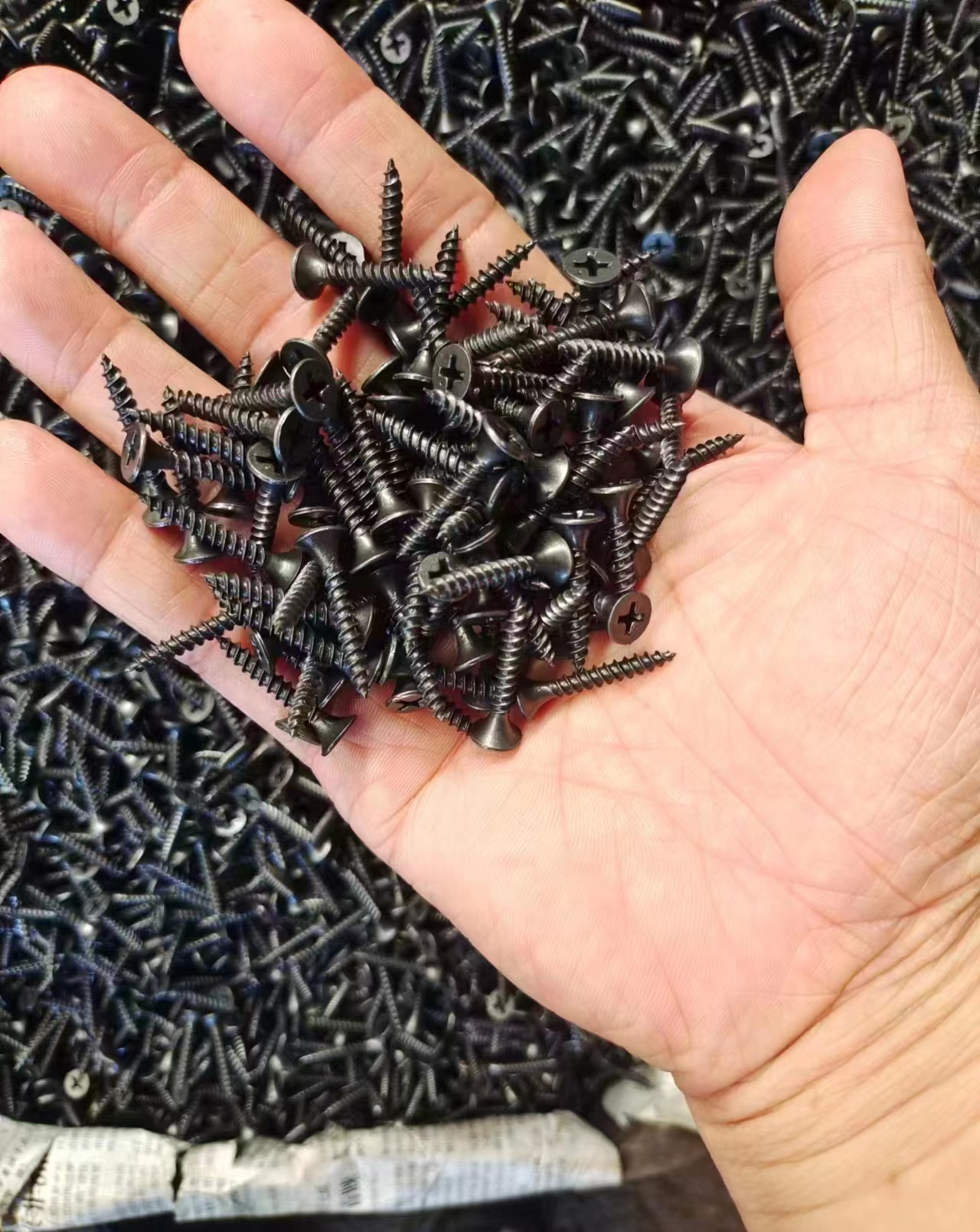 Durable Drywall Anchors Designed for 1/4 Lag Screws for Secure and Reliable Installations Durable Drywall Anchors Designed for 1/4 Lag Screws for Secure and Reliable Installations