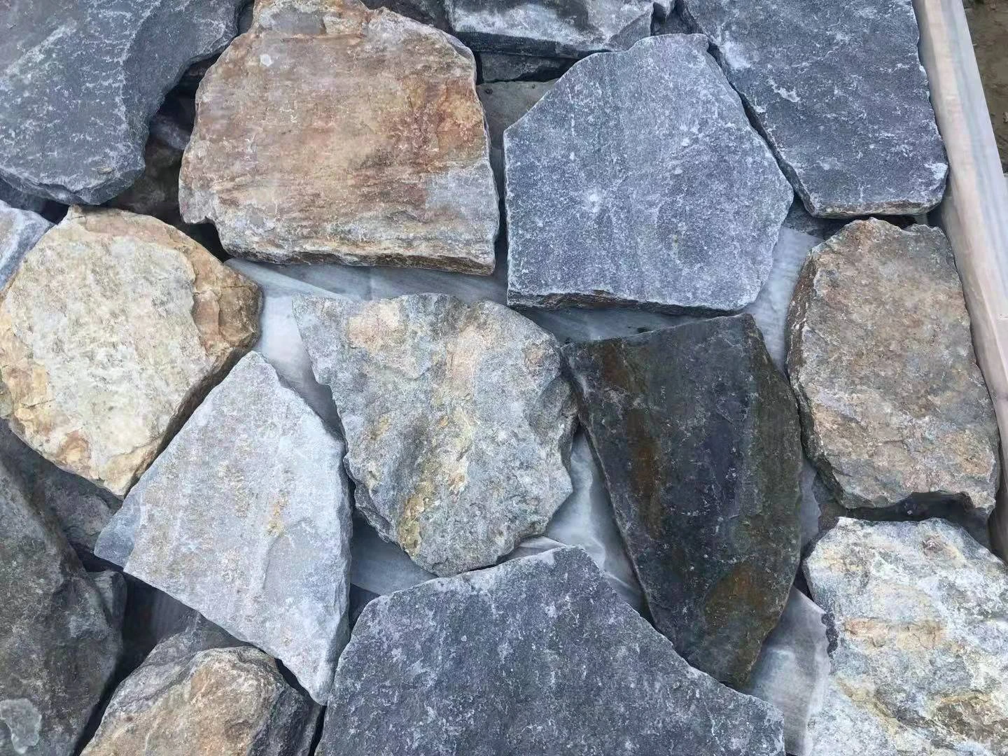 blue quartz loose stone supplier