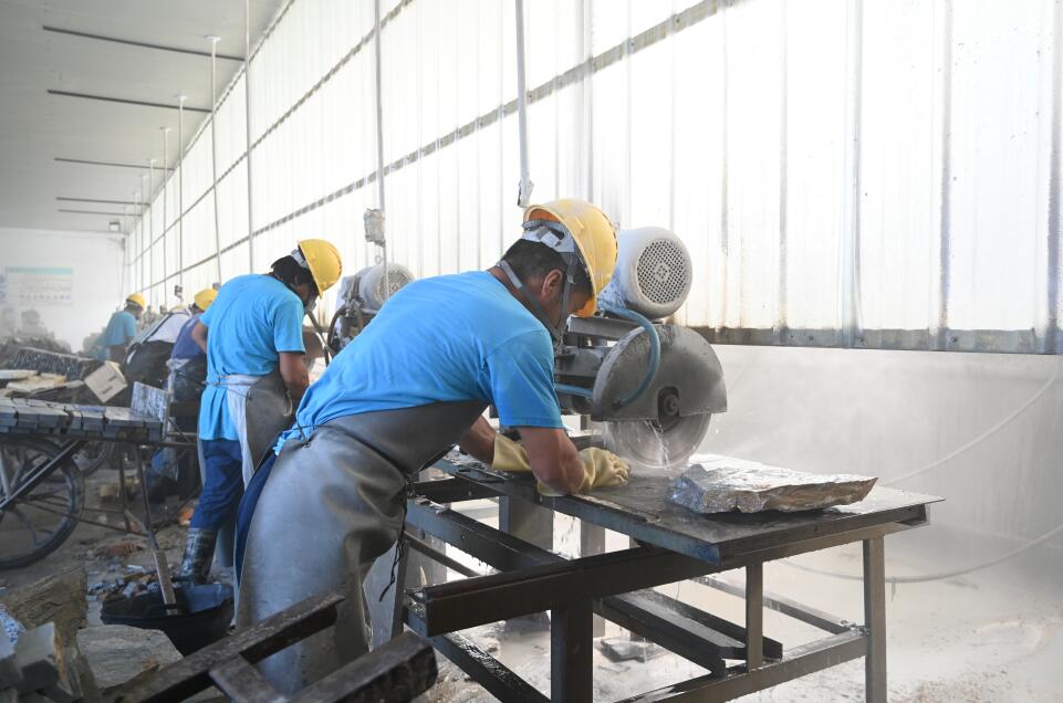 Black Mosaic for Wall: Elegant, Durable Stone Cladding