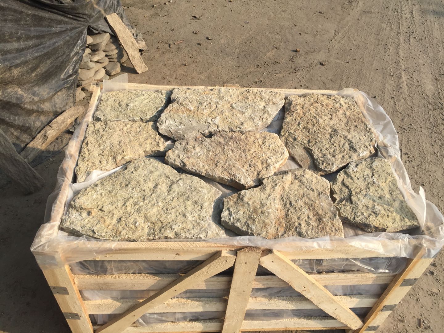 Supplier of wholesale crazy paving with great selection and competitive prices