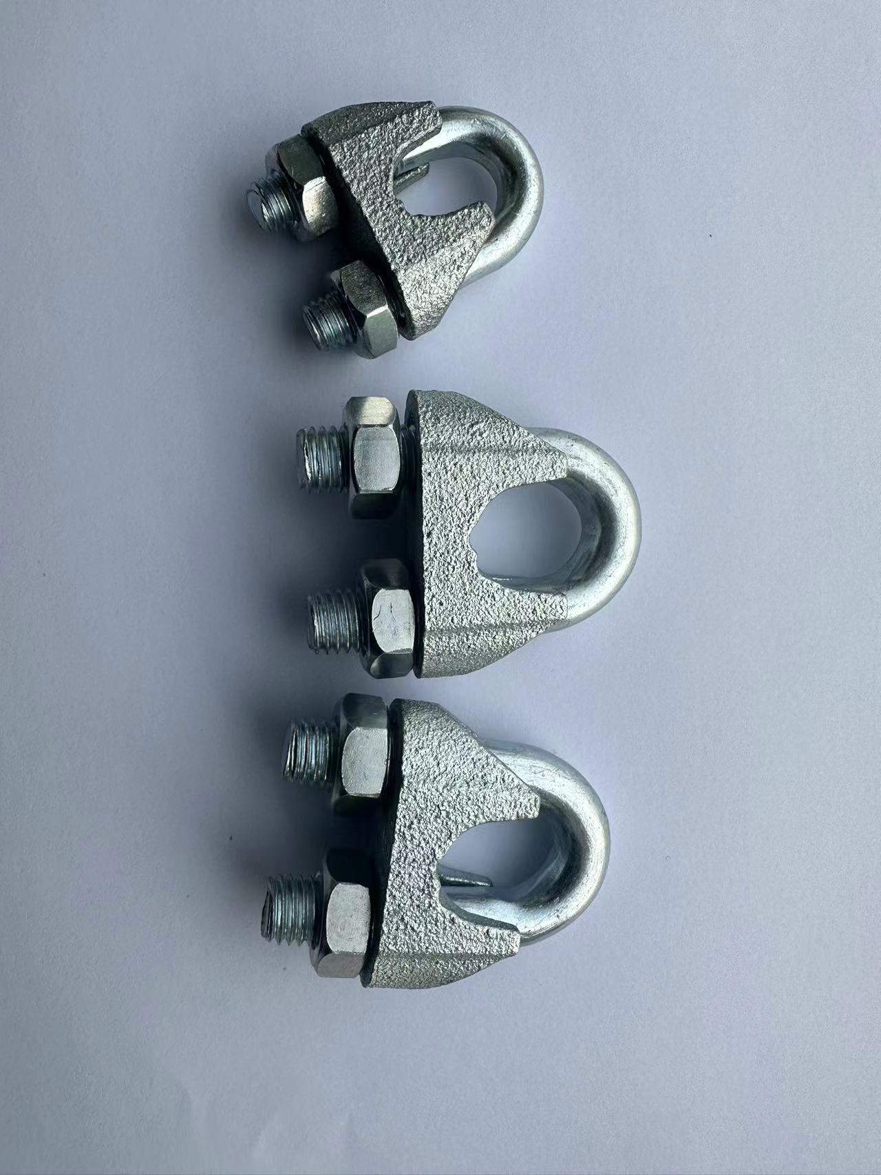 Suppliers of Shackles and Tow Hooks for Heavy-Duty Applications and Vehicles