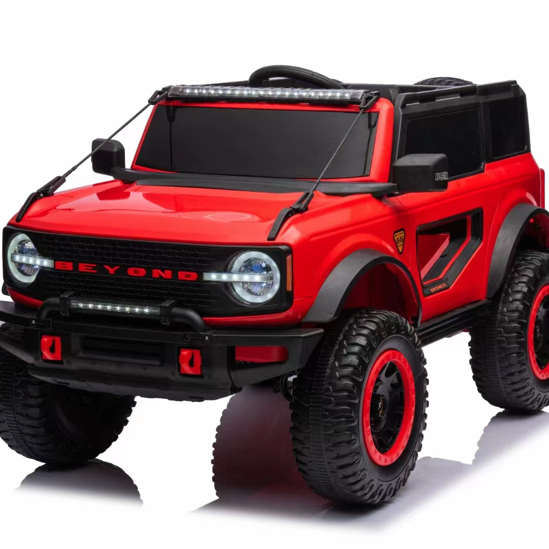 बालबालिका स्कूटरमा चढ्ने अनुभव साझा गर्दै