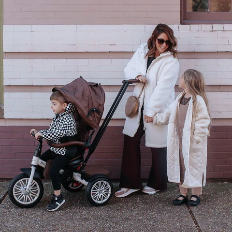 Top Strollers Perfect for Grandparents to Use with Their Grandchildren