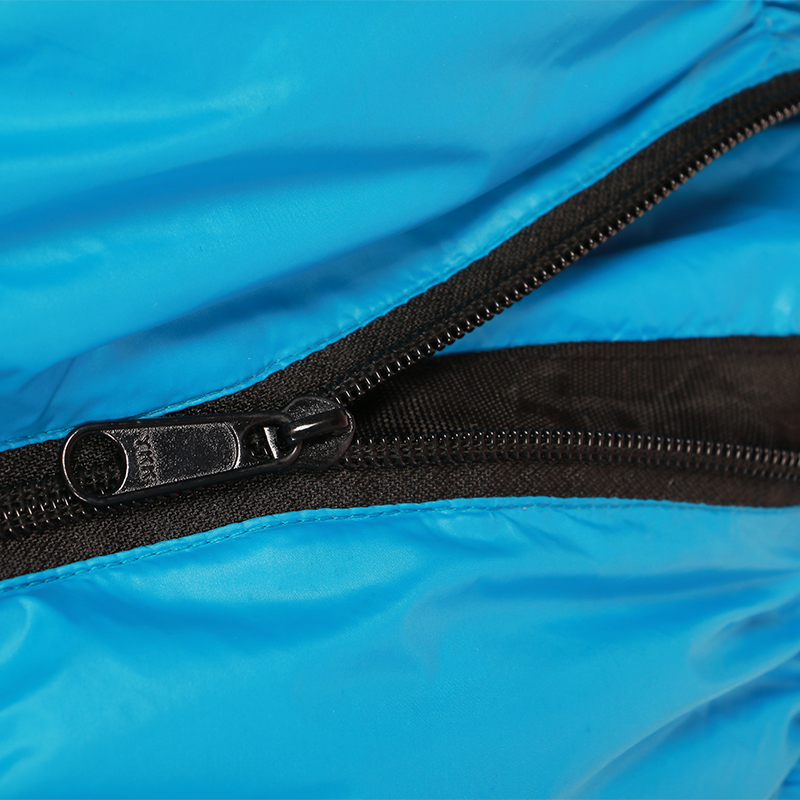 Versatile Outdoor Blanket for Picnics and Relaxation in Nature