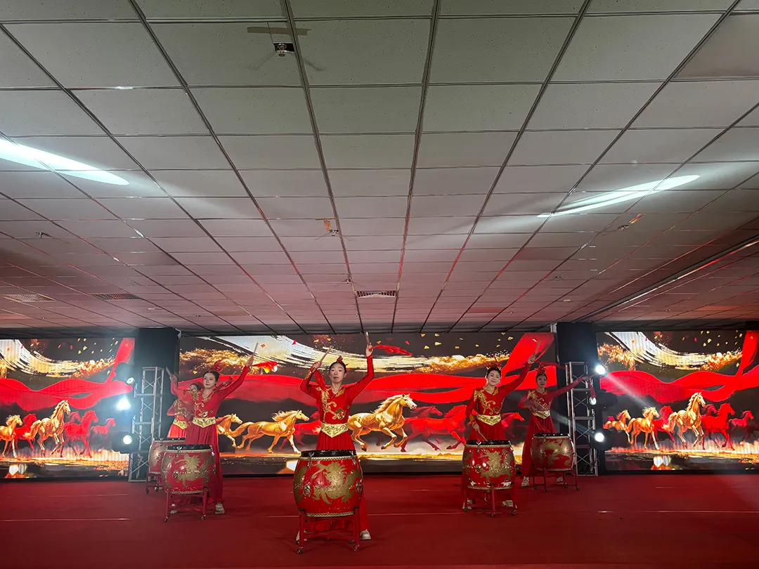 Striving For 40 Years, Building A New Journey With One Heart And One Mind, The 40th Anniversary Celebration Of Huabao Group And The 2026 Spring Festival Gala Were A Complete Success.