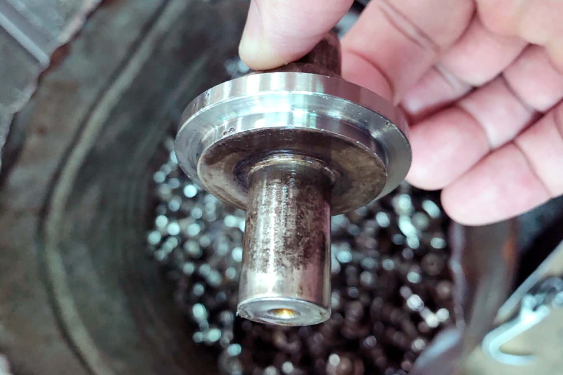 API 5L X70 steel pipes are high-strength seamless pipes used in oil and gas industries.