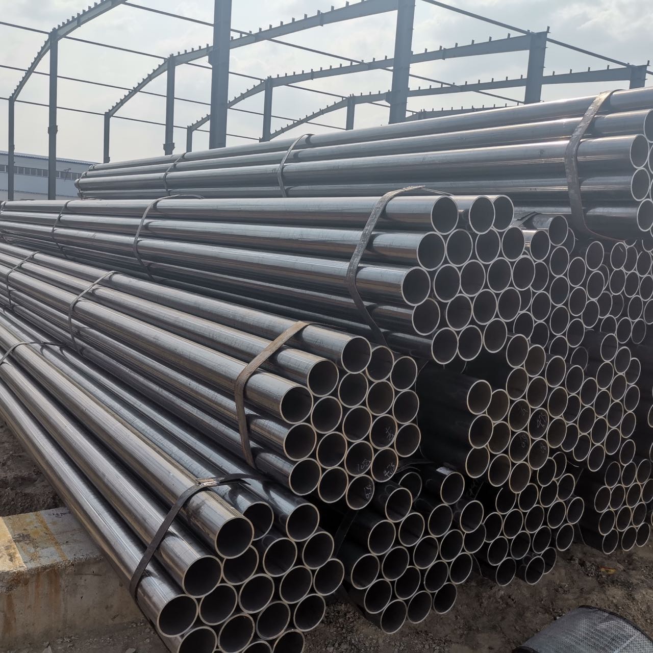 API 5L seamless steel pipe wholesalers supply seamless pipes
