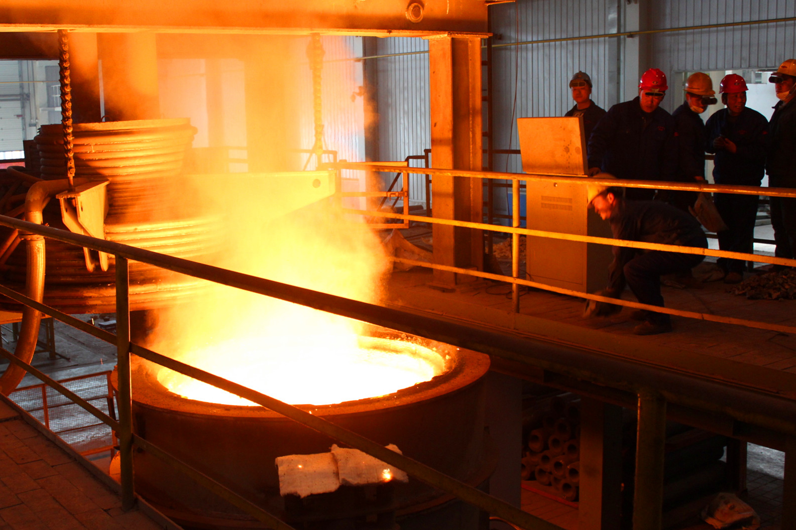 COMMERCIAL PURPOSE FULLY PREMIXED SMALL SIZE LOW NITROGEN CONDENSING FLOOR-STANDING GAS-FIRED BOILER