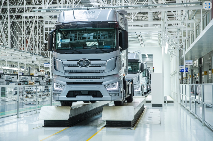 Understanding the Height Regulations for Semi Truck Trailers in Manufacturing Factories