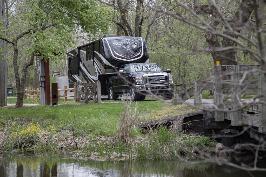 Accurate measurement of fifth wheel length for high-quality performance and safety.