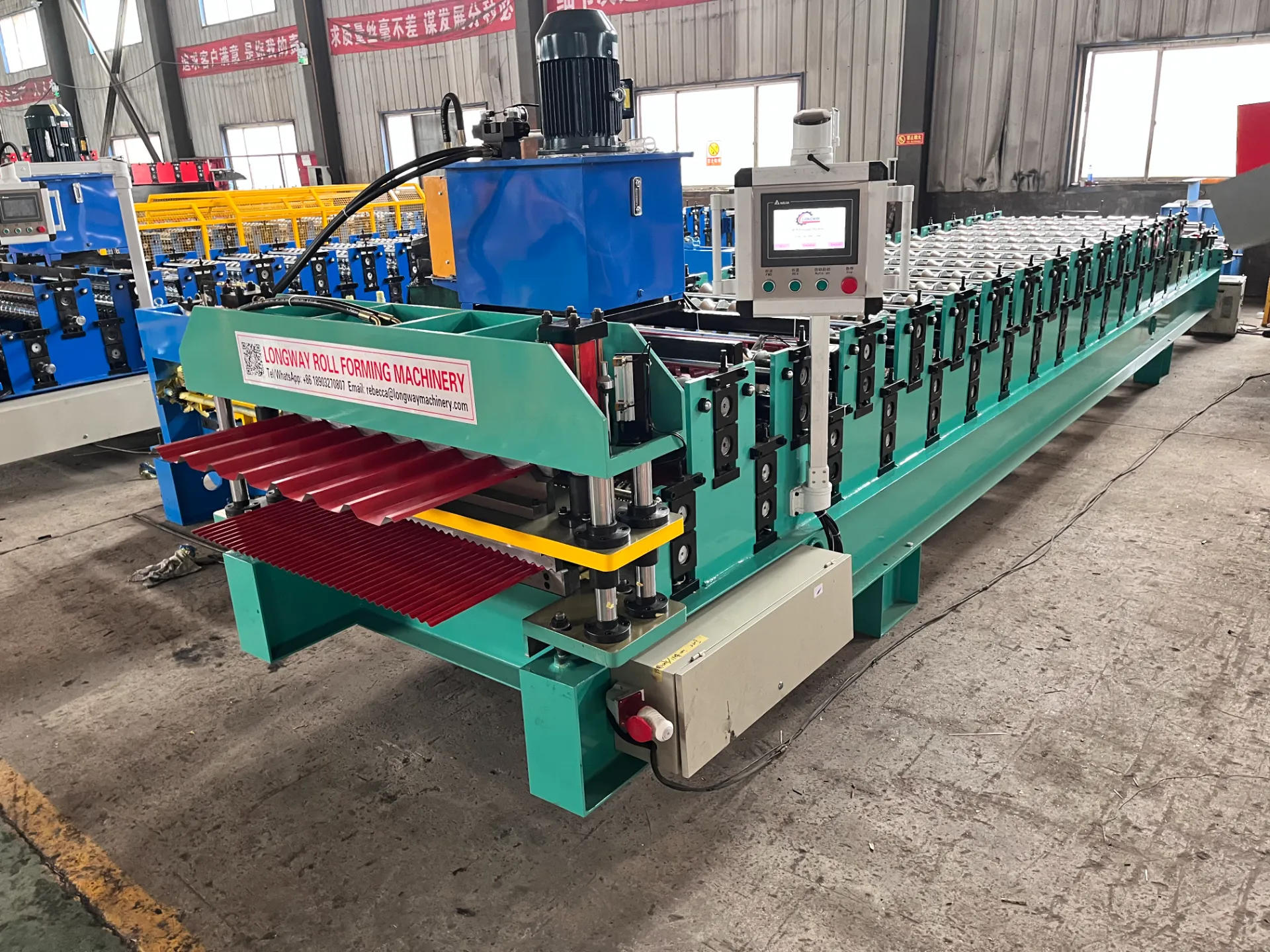 Characteristics Of Corrugated Iron Roof Panel Manufacturing Machine