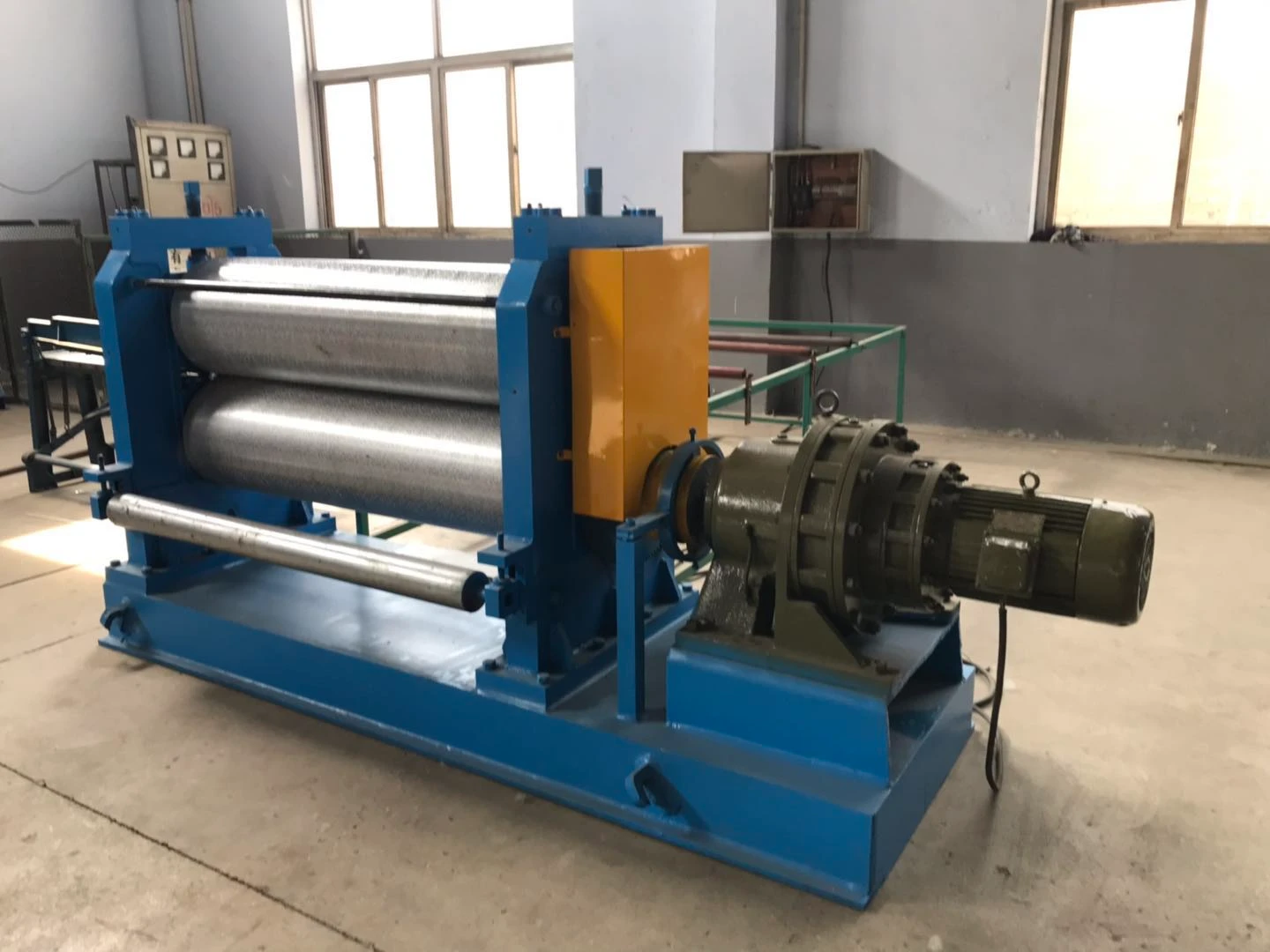 Metal Embossing Machine: Endow Metal Surface with Artistic Beauty