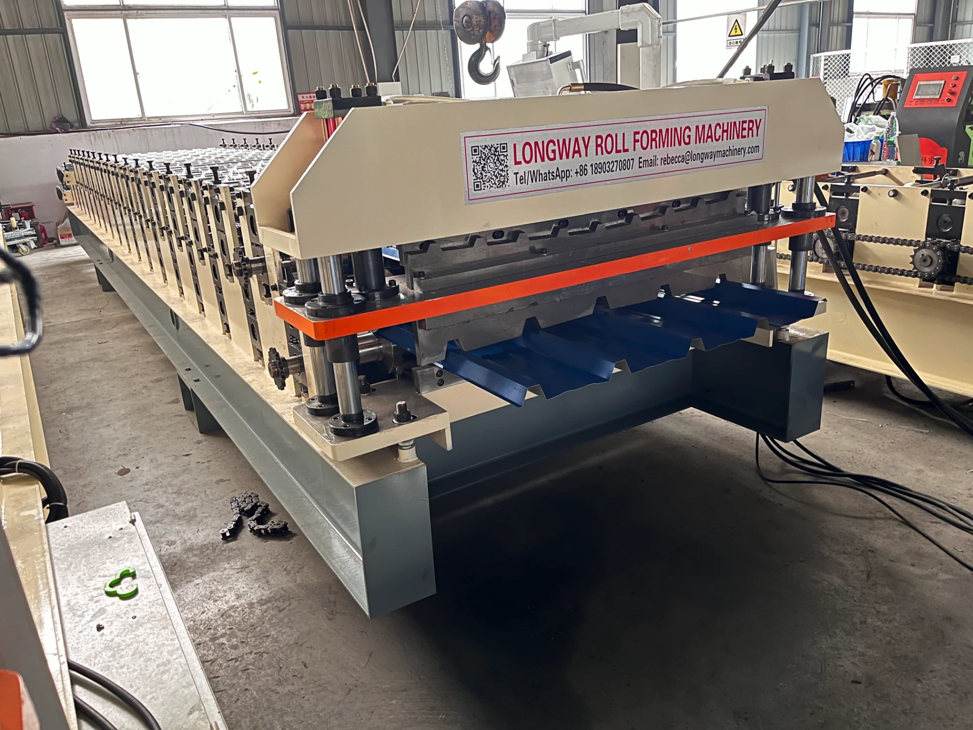 Mga Tagagawa ng Makina para sa Paggawa ng Metal Roof Ridge Cap Roll Mga Tagagawa ng Makina para sa Paggawa ng Metal Roof Ridge Cap Roll