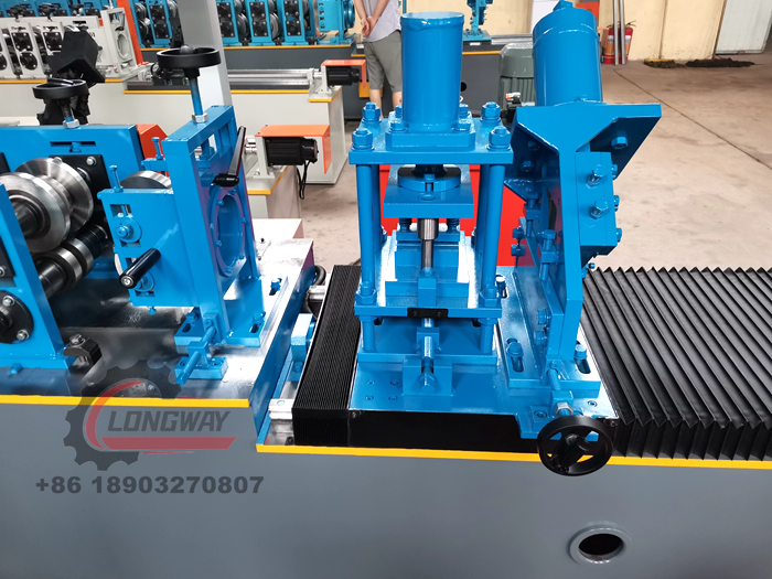 What is a Roll Forming Machine? What Are the Advantages?