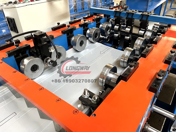 Portable Standing seam roof panel roll forming machine