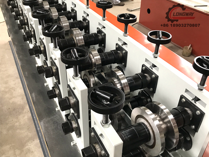 stud and track machine05