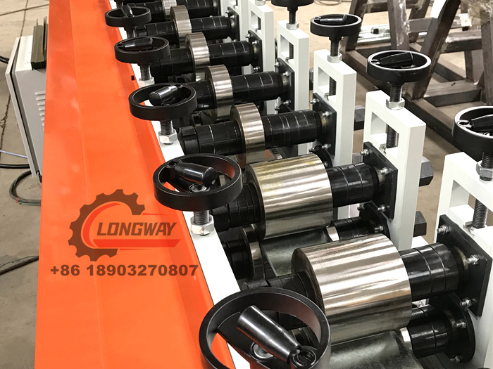 stud and track machine10