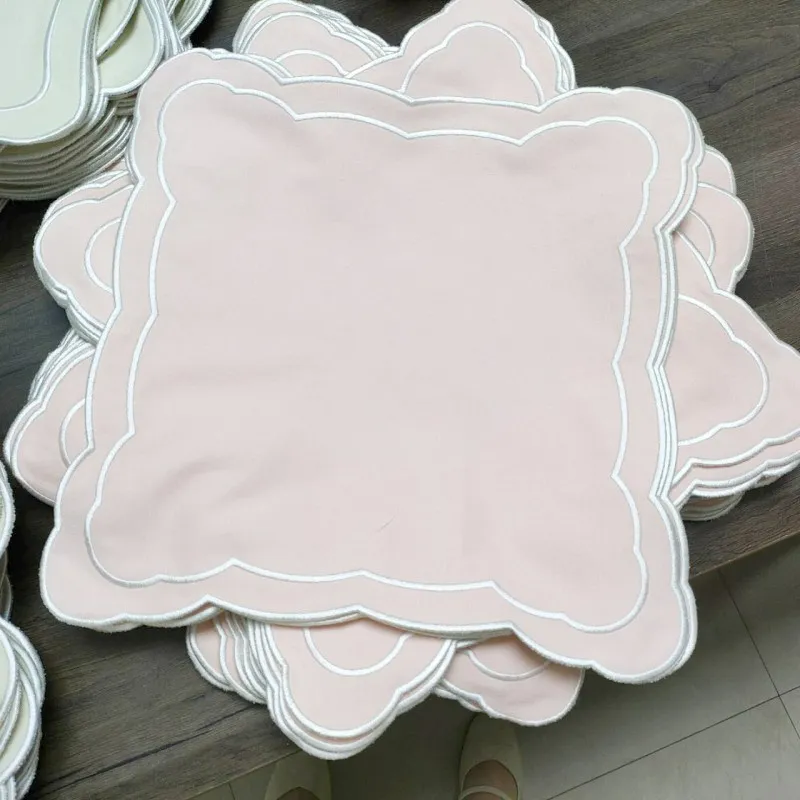 Linen Table Mats and Napkins Crafted by Expert Manufacturers for Elegant Dining