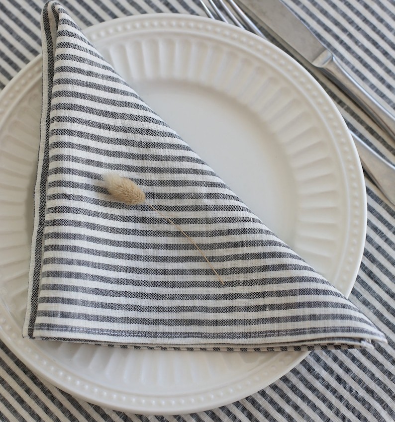 Exporter of pink napkins for events and parties, supplying high quality products worldwide.