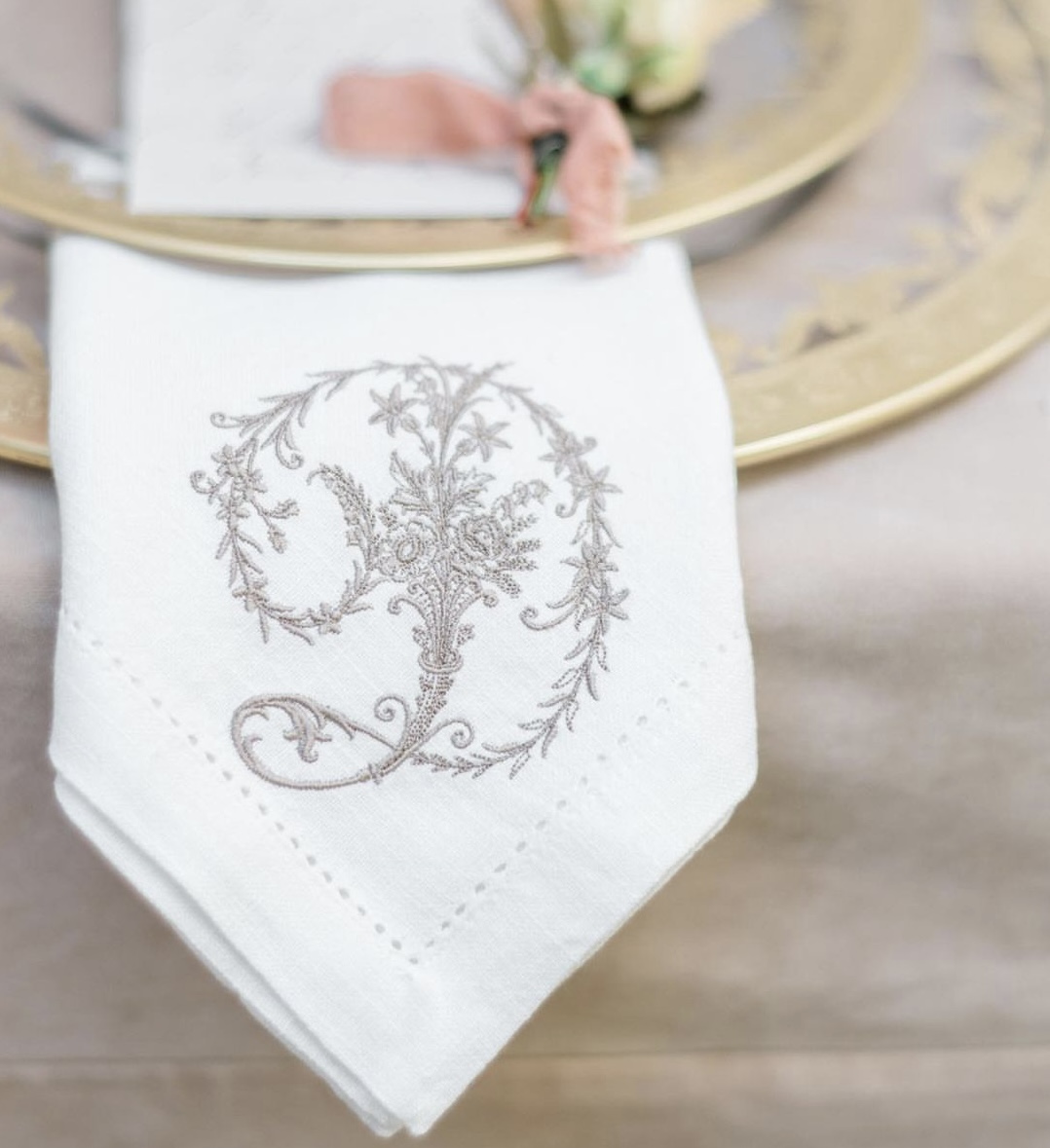 Scalloped & Embroidered Linen Napkins | Wedding & Wholesale