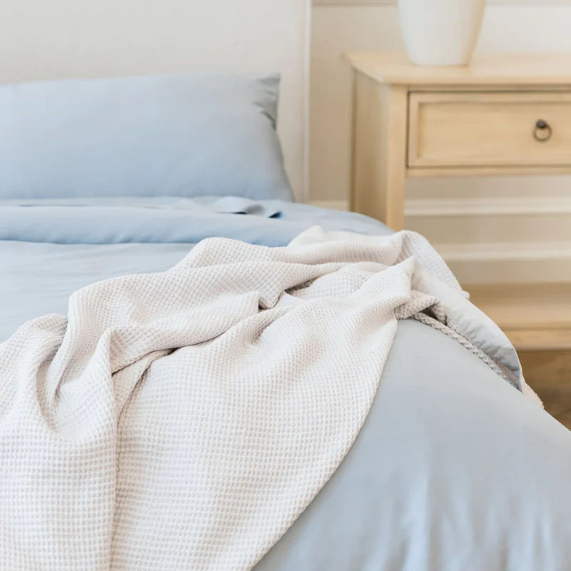 OEM Fitted Sheet with Strip Design for a Perfect Bedding Solution